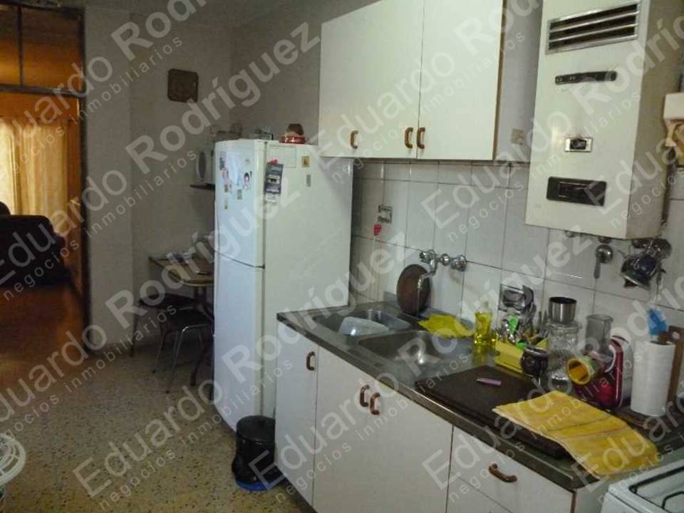 En venta excelente casa – planta alta calle Illia
