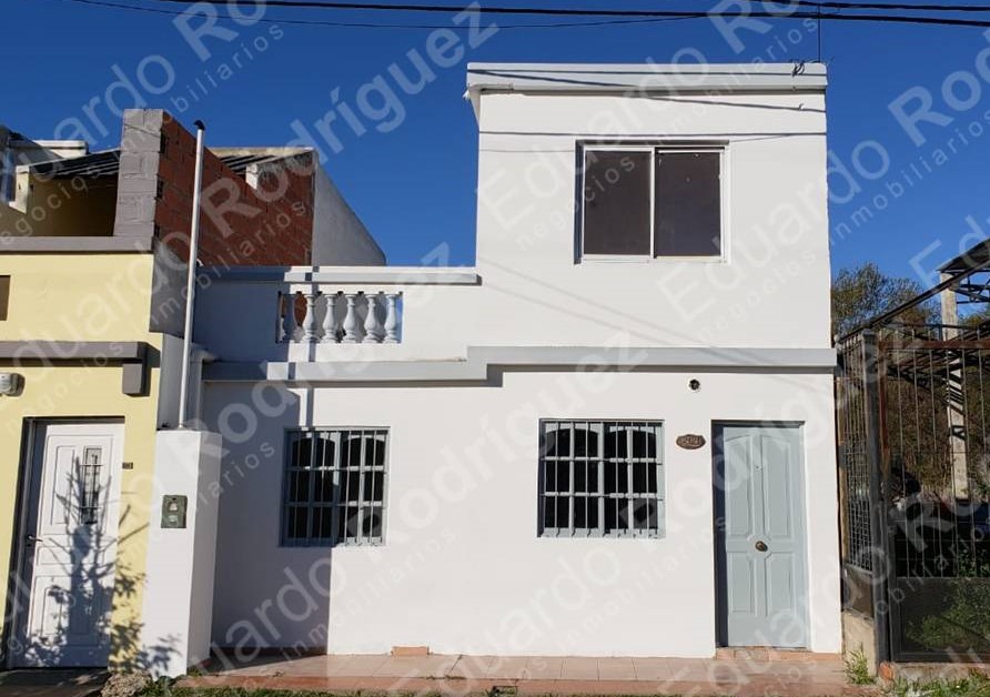 En venta buena casa dos dormitorios