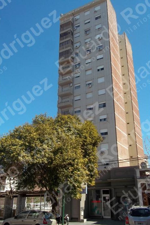 En venta excelente departamento calle Cordoba (zona Parque)