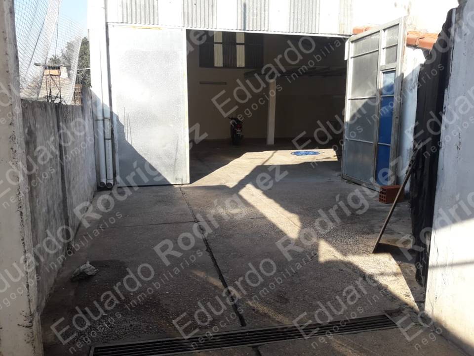 Se alquila galpón zona Av. Churruarín