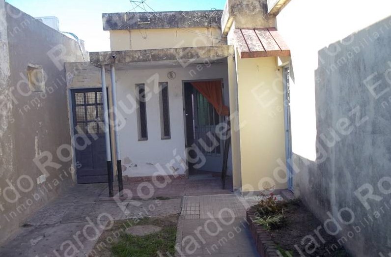 En venta casa a mejorar - Av Montiel casi 1ro de Mayo