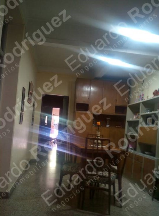 En venta casa calle Enrique Carbó