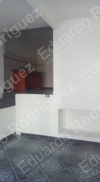 Se alquila duplex - calle E. Carbo