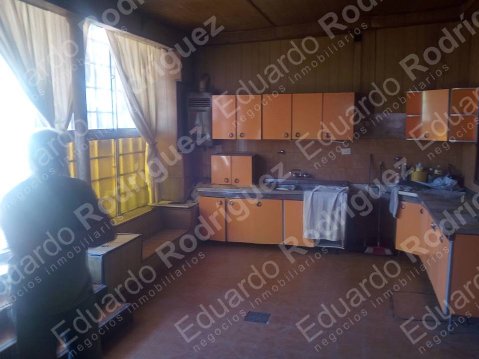 En venta muy buena casa - Racedo a metros de Av Ramirez