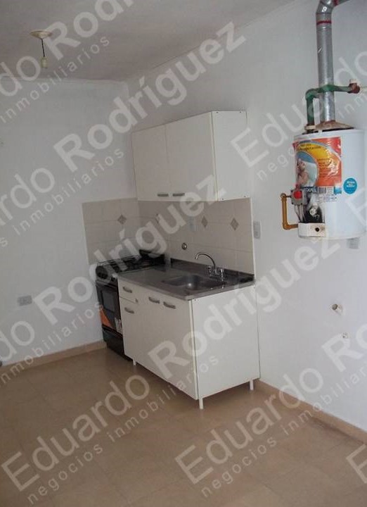 Se alquila dpto. un dormitorio – Oro Verde