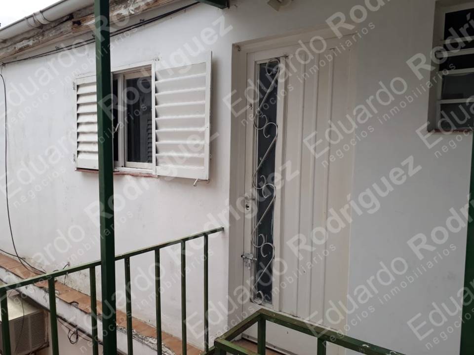 Se alquila dpto. – planta alta calle Santos Dominguez