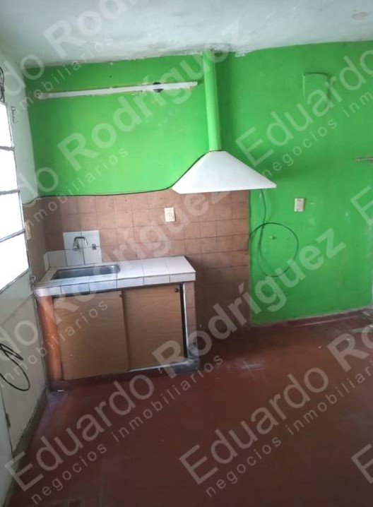 Se alquila casa interna