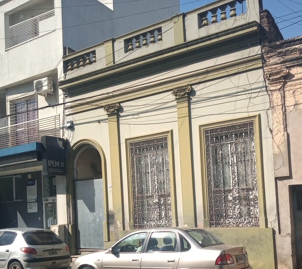 En venta casa a refaccionar – céntrica