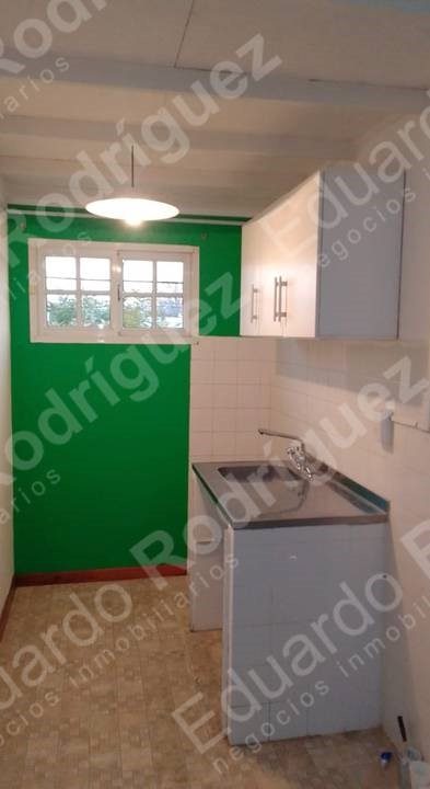 Se alquila excelente dpto. – planta alta. Calle Provincias Unidas 615