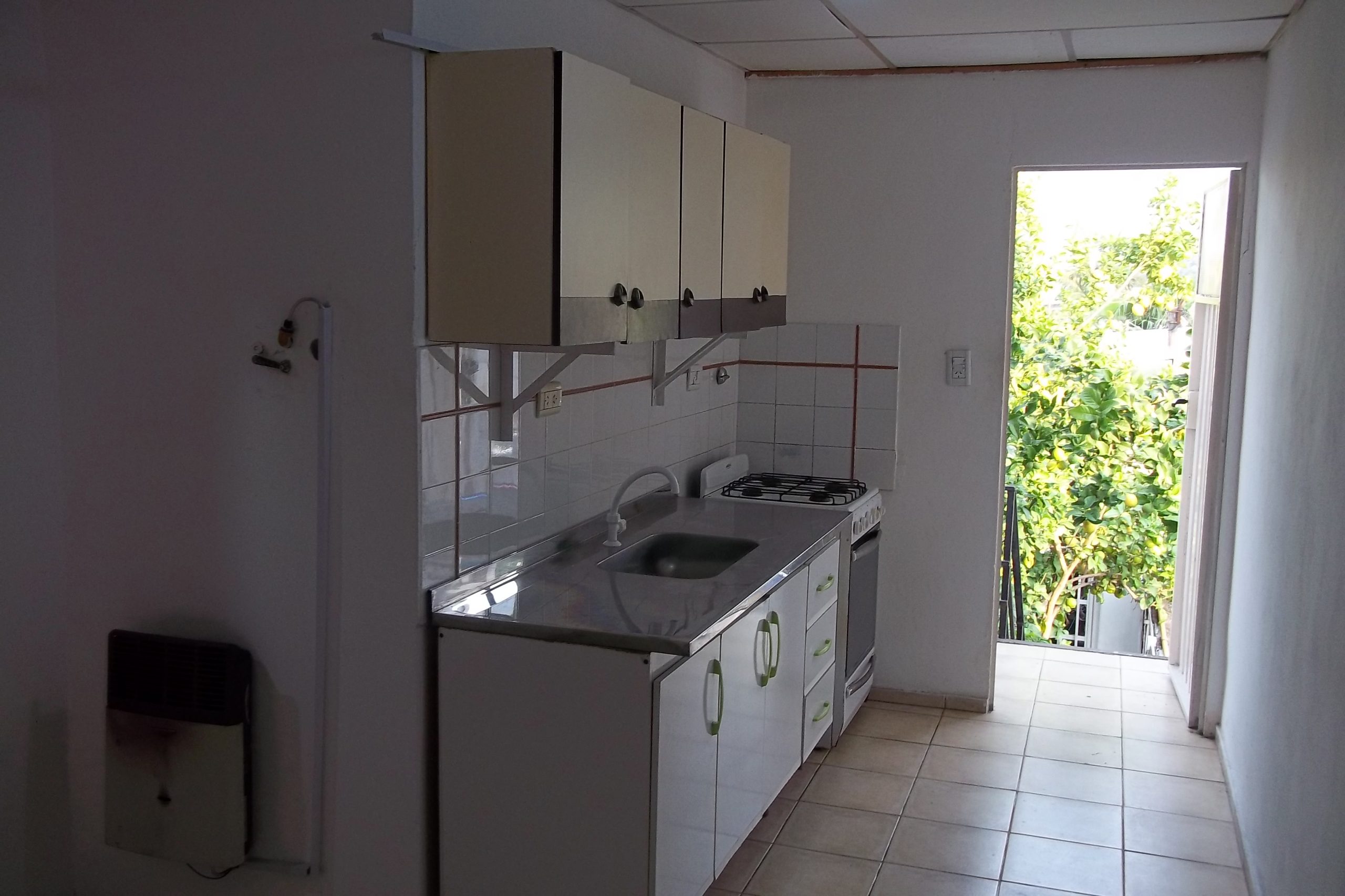 Se alquila dpto - planta alta - calle Ovidio Lagos