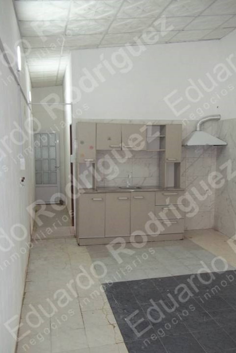 Se alquila  excelente dpto. – calle Ovidio Lagos 970 – interno planta baja