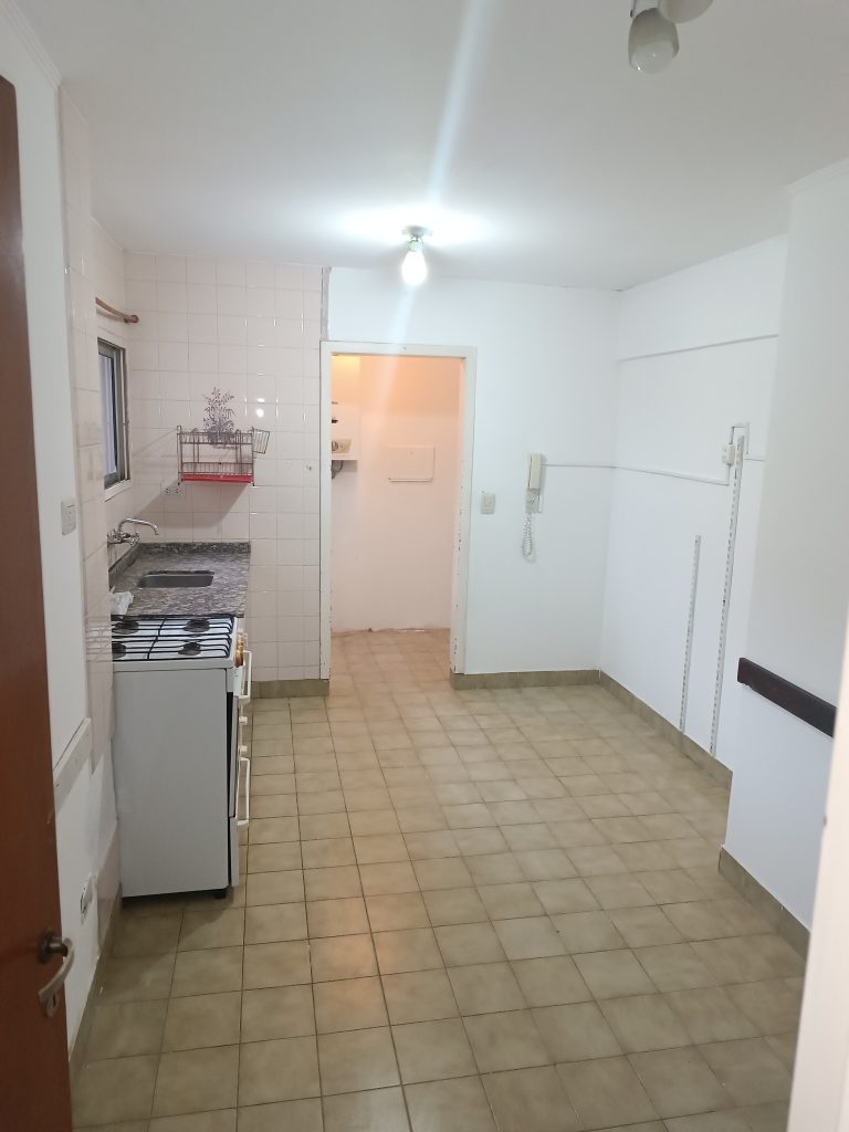 Se vende excelente dpto. calle Córdoba (zona Parque Urquiza)