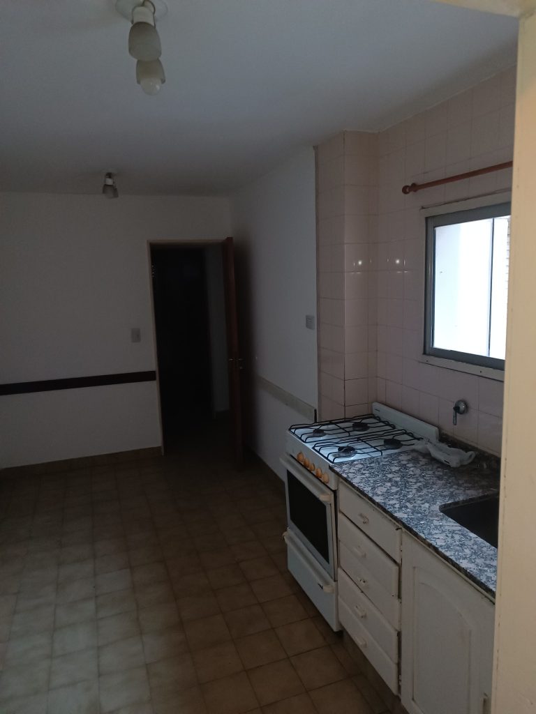 Se alquila excelente dpto. calle Córdoba (zona Parque Urquiza)