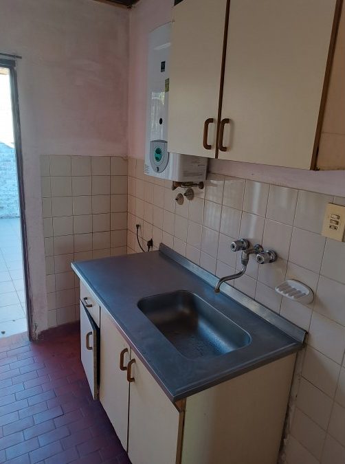 Se alquila excelente casa dos dormitorios – z/Artigas y Miguel David