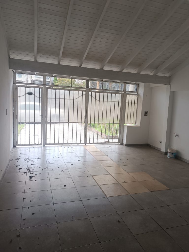 Se alquila excelente casa (z/Santuario La Loma)