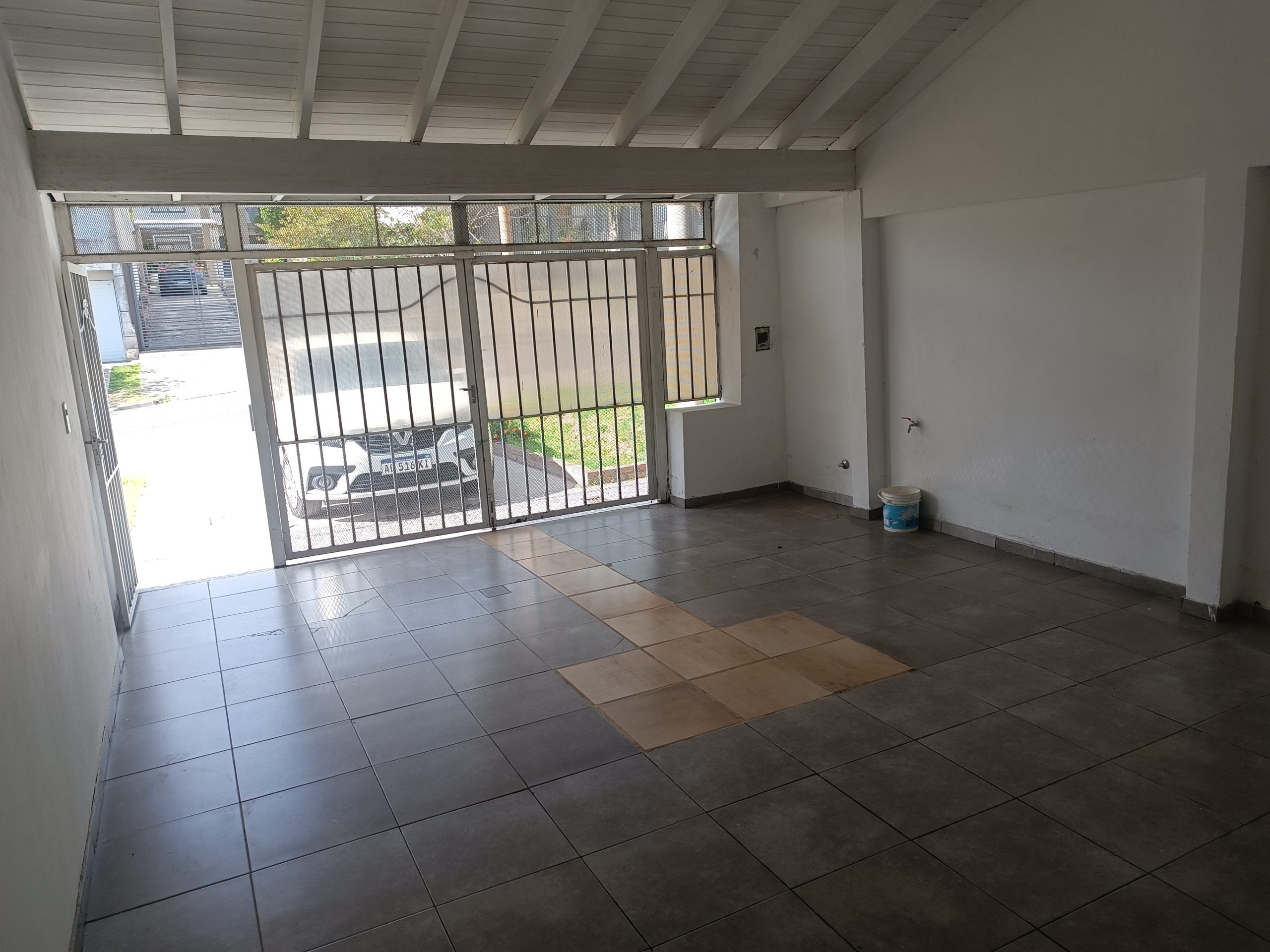 Se alquila excelente casa (z/Santuario La Loma)